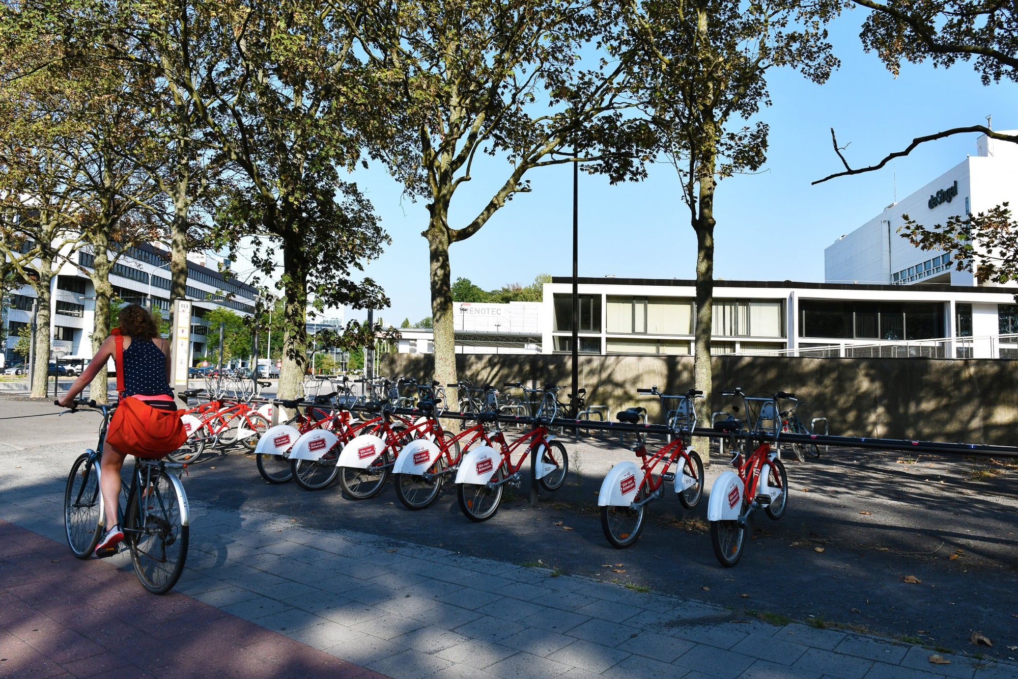 Grand-Yard-in-wip-in-uit-stad